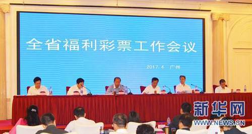 电影公司把小预算制作的影片投向成年观众，以此赚点小钱成为一种新的电影发展趋势，实际上小制作影片更能确保获得足够的利润。